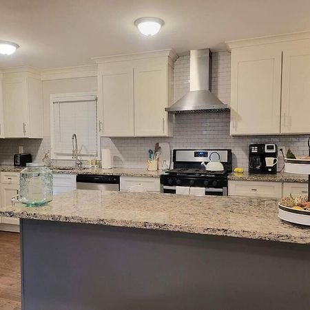 Refreshed!! Private 4Brms 2 Bath - 2 King Beds!! Villa Smyrna Bagian luar foto
