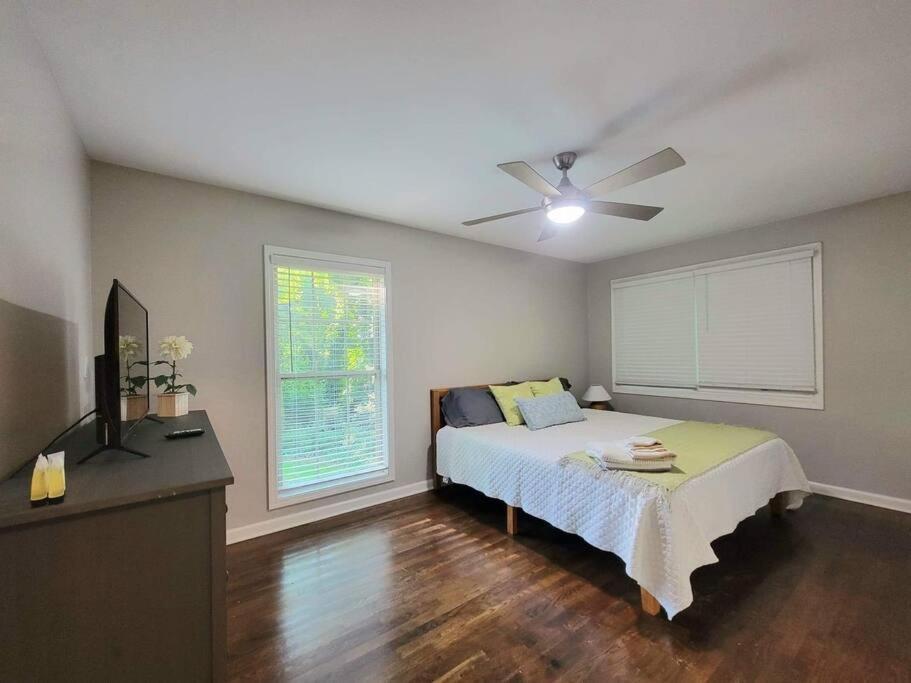Refreshed!! Private 4Brms 2 Bath - 2 King Beds!! Villa Smyrna Bagian luar foto