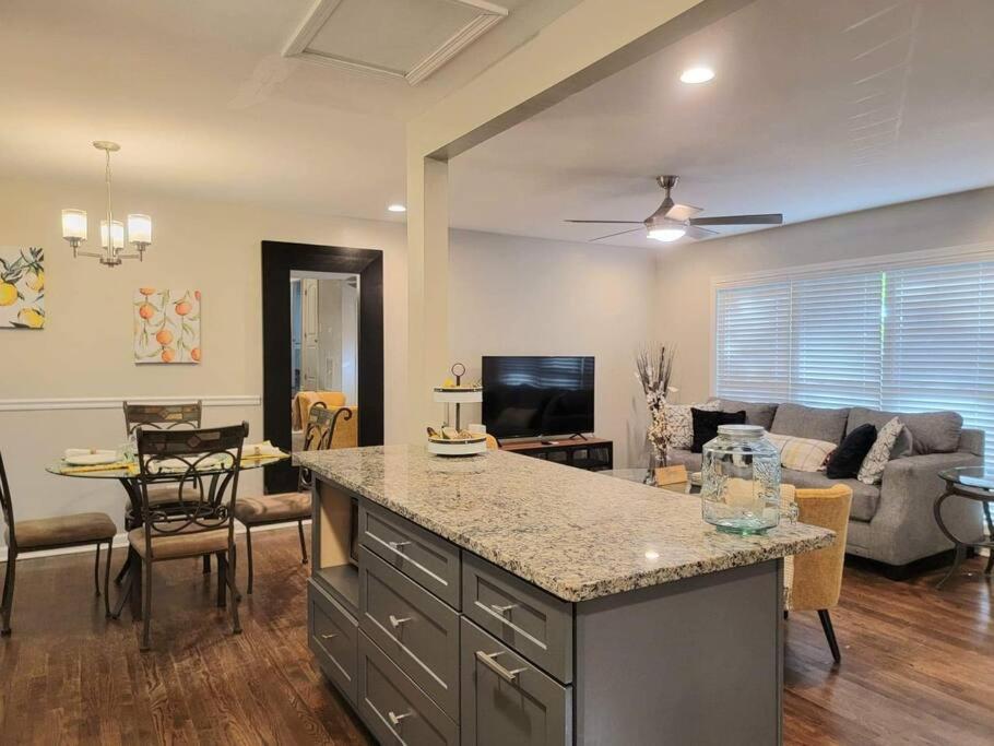Refreshed!! Private 4Brms 2 Bath - 2 King Beds!! Villa Smyrna Bagian luar foto
