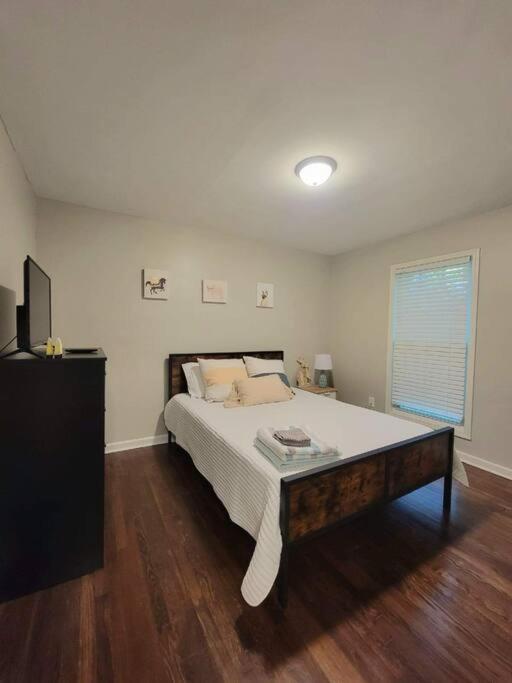 Refreshed!! Private 4Brms 2 Bath - 2 King Beds!! Villa Smyrna Bagian luar foto